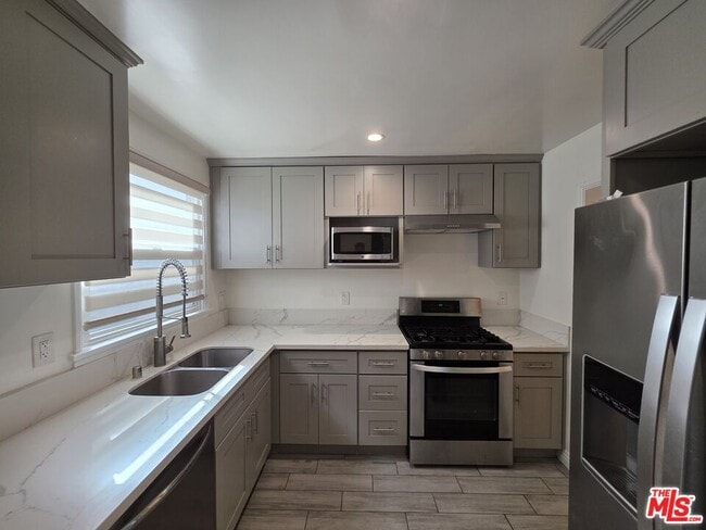 Photo - 102 Gaviota Ave Unidad 104