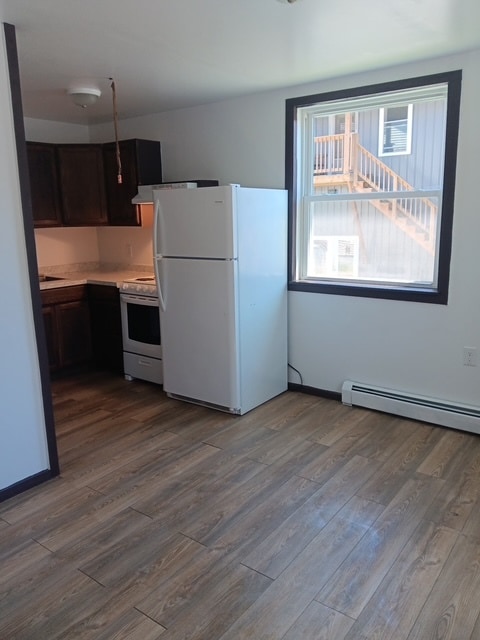 Building Photo - 357 Main St Rental
