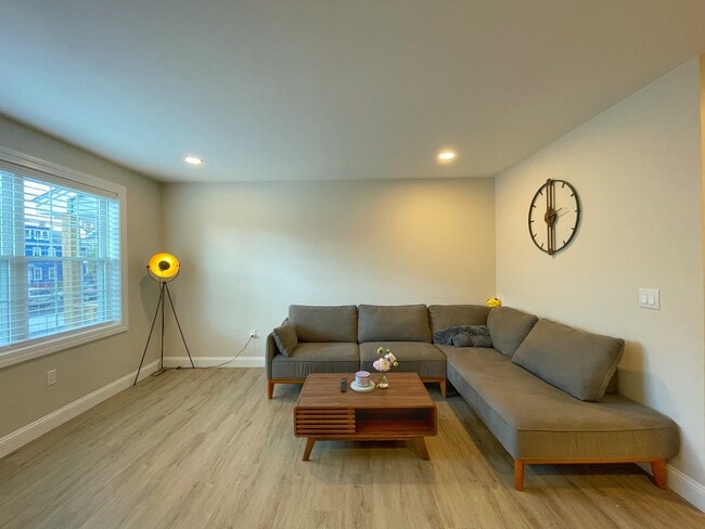 Building Photo - 171 Dunnell Ave