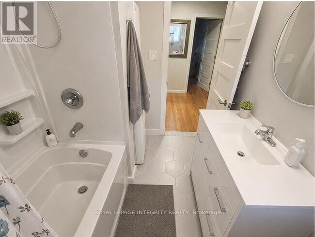 Photo - 2748 Moncton Rd