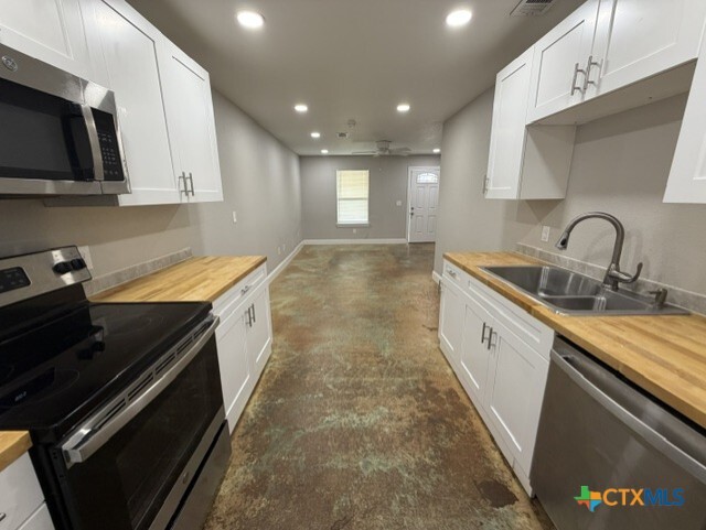 Photo - 661 W Austin St