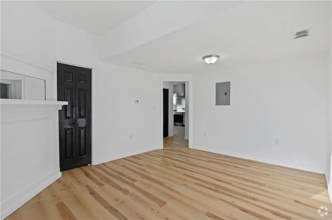 Building Photo - 7711 Westmoreland Ave Rental