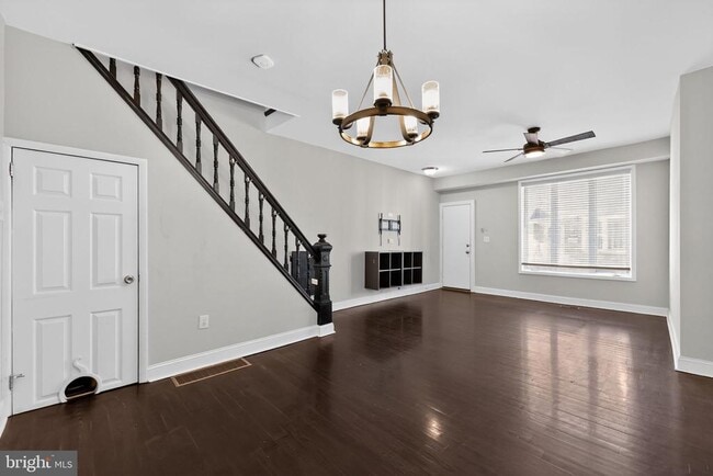 Photo - 2541 S Mole St