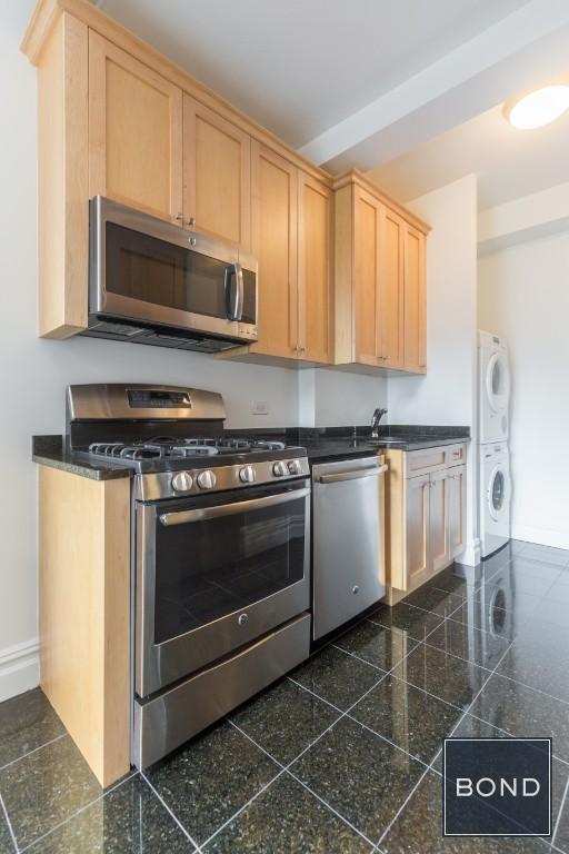 Building Photo - 115 E 92nd St Unit 6B Rental