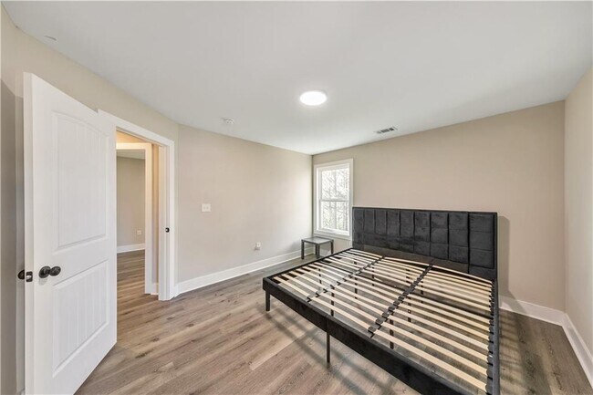 Photo - 336 Nobleman Way