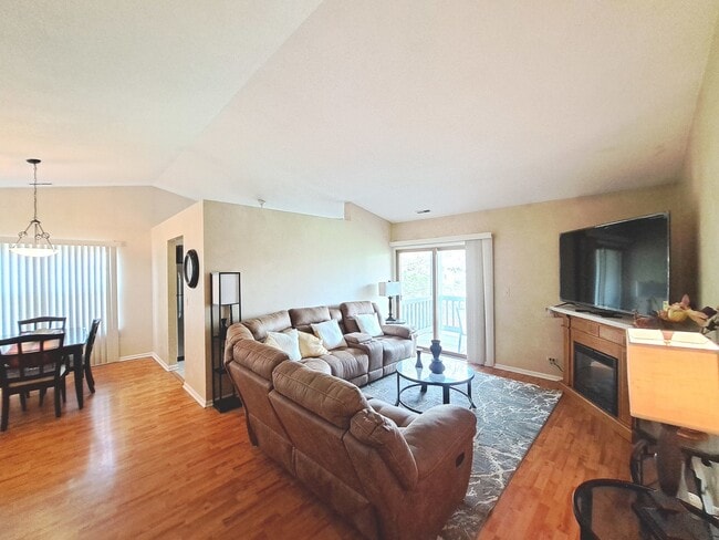 Photo - 216 Stoneybrook Ln Unit 2C
