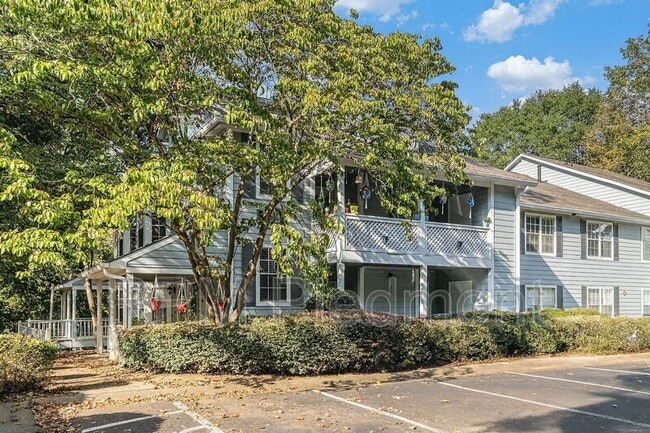 Building Photo - 3901 Riverlook Pkwy SE Unit 201 Rental