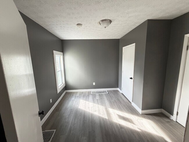 Photo - 316 W 10th St Unit 316 W 10th St  1