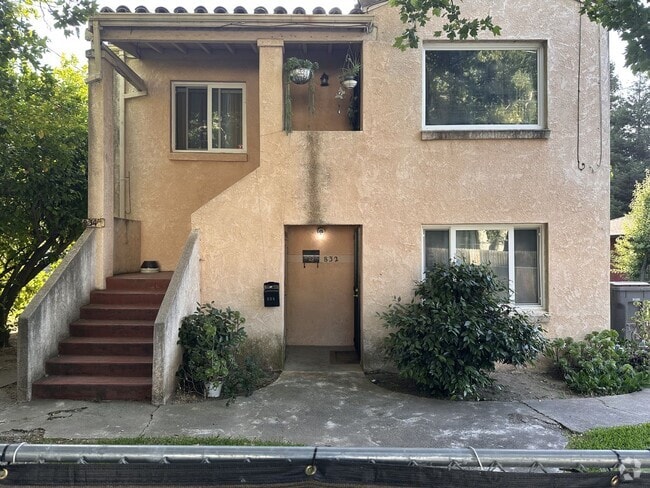 Building Photo - 1497 Unit 832 Poplar Rental
