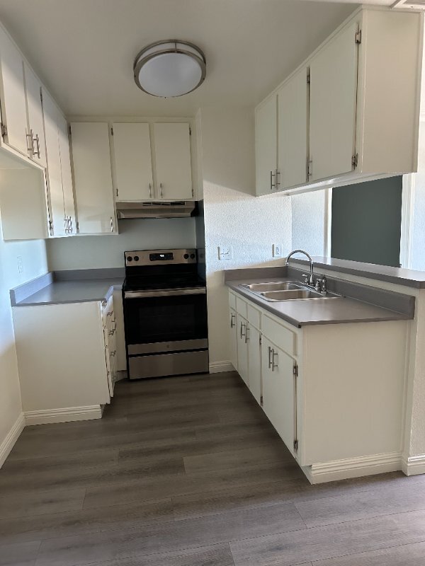 11411 Dronfield Ave Unit 12