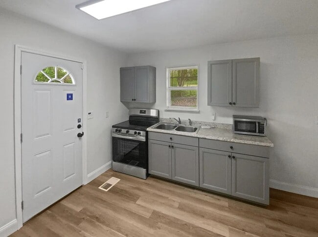 Photo - Small Cottage Home