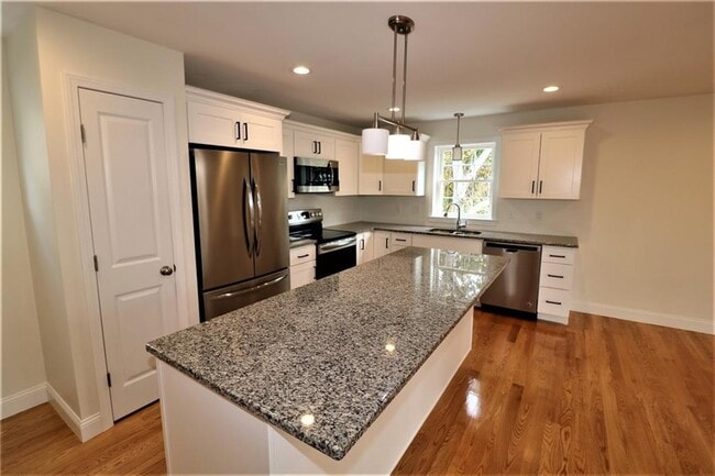 Photo - 121 Hillcrest Ave