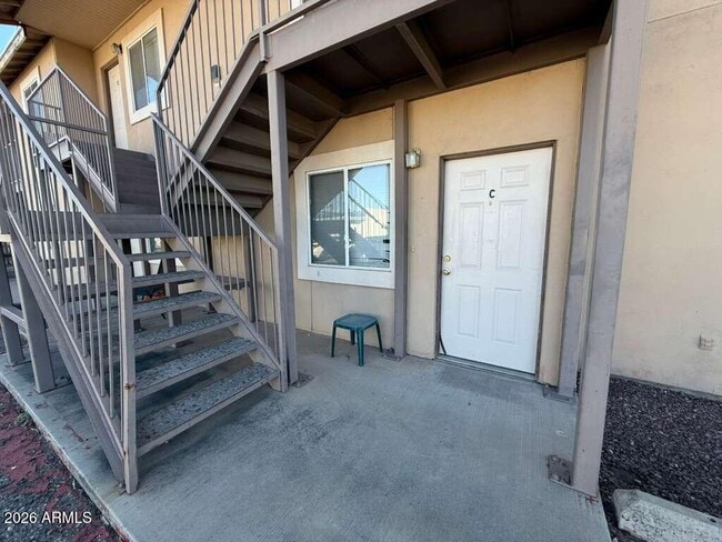 Building Photo - 1810 E 8th St Unit C