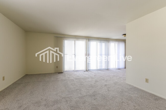 Photo - 5839 Troy Villa Blvd