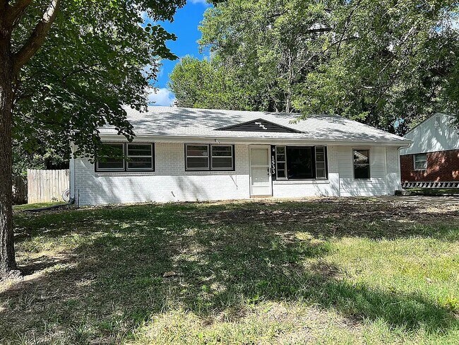 Photo - 1533 Hartford Rd