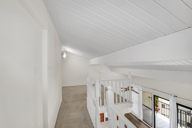 Photo - Modern 2 Bedroom 2 Bathroom Ocean View Con... Unit 317