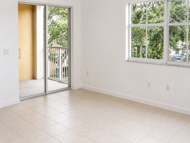 Photo - 1016 Shoma Dr Unit 2