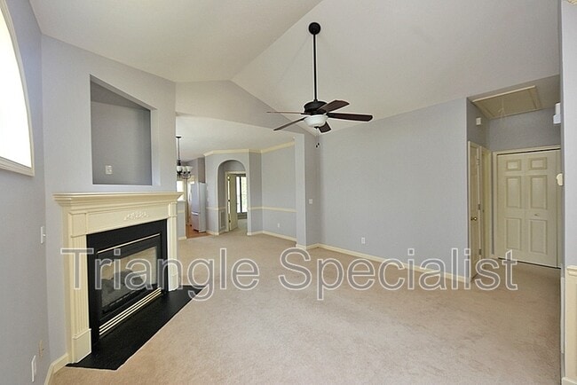 5513 Creekdale Cir