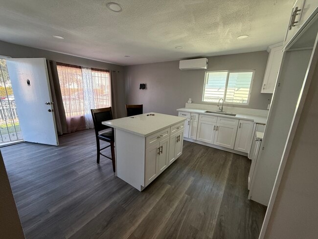 Photo - 3428 S Budlong Ave