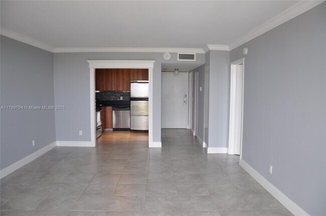 Building Photo - 13499 Biscayne Blvd Unit 1011 Rental