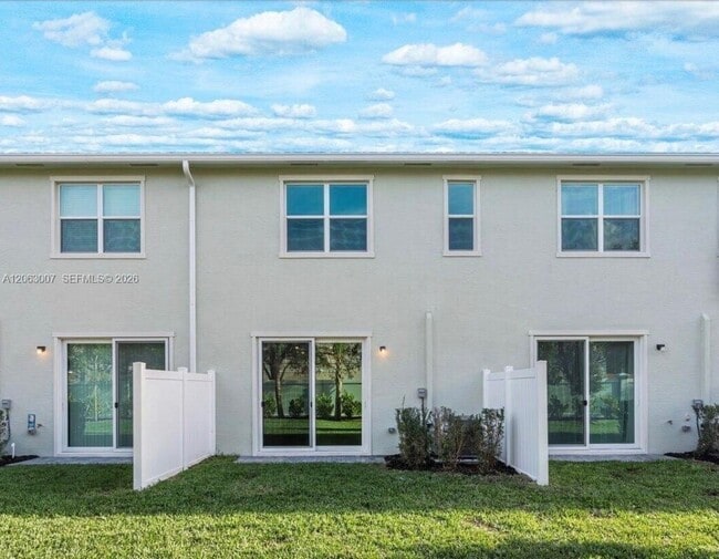 Photo - 223 SE Woodbark St