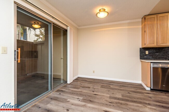 Photo - Mission Grove | Gated Complex | Remodeled | Central A/C Unidad 193