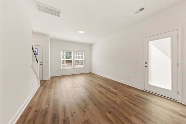 Photo - BRAND NEW TOWNHOUSE!!