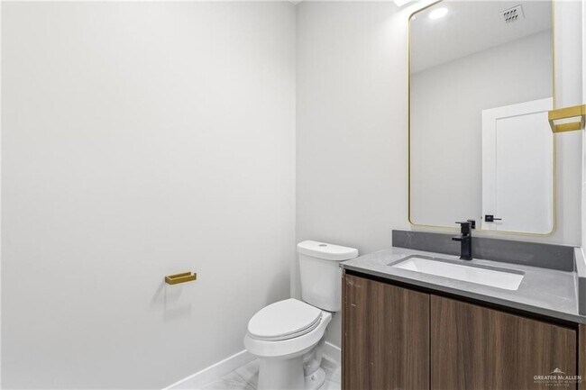 Photo - 2206 Corales St