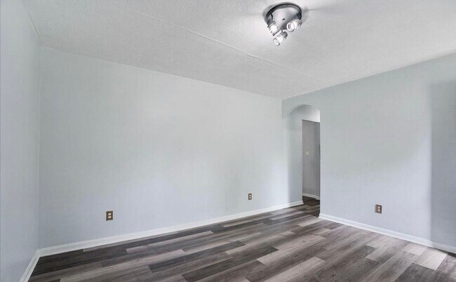 Photo - Updated Hillview Home! 3BR/2BA with Basement!