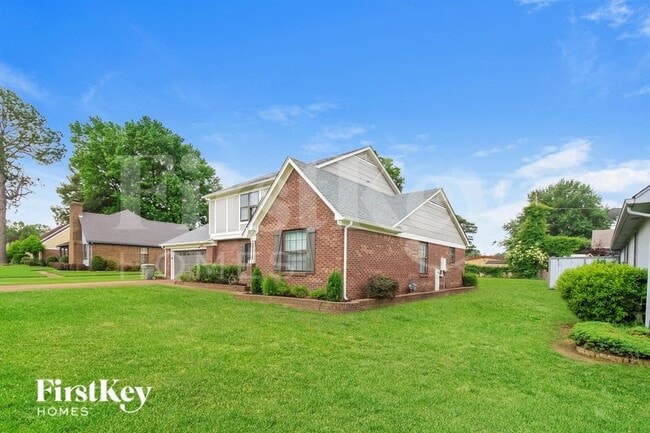 Photo - 1459 Haverwood Ave