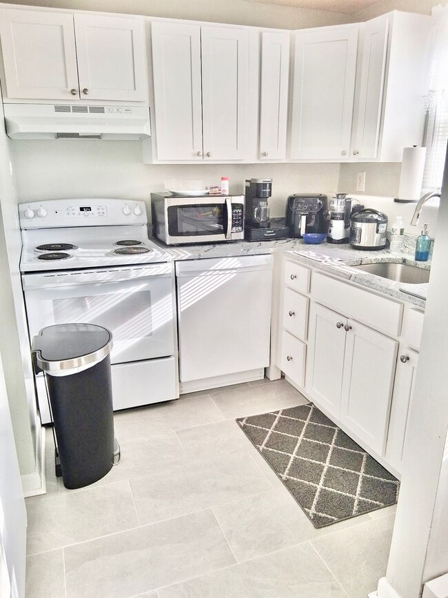 Photo - 25 Sunbury St Unit 6