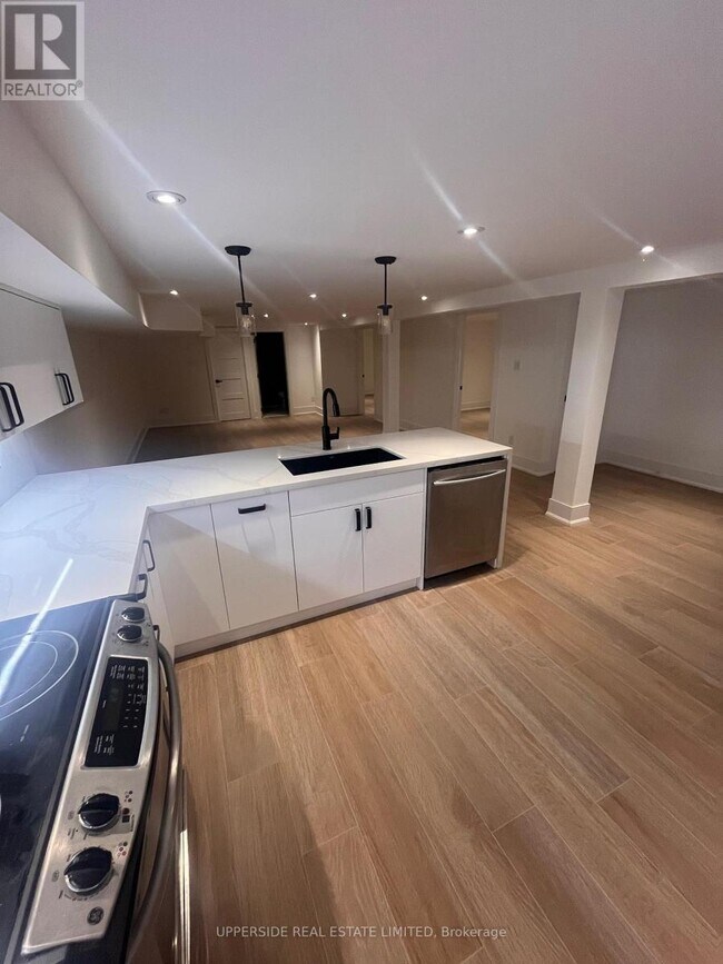 Photo - 15 Addington Crescent