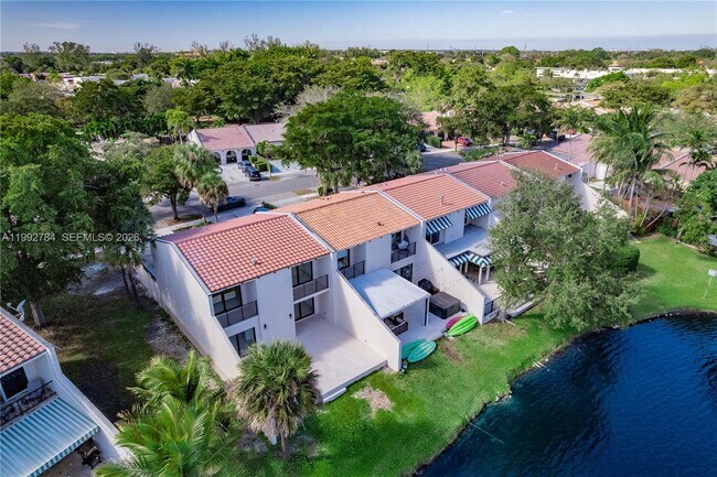 Photo - 7238 Jacaranda Ln