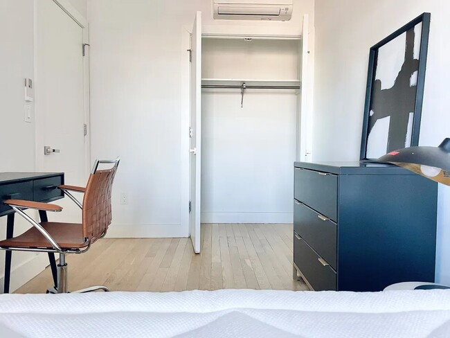 Furnished room/NOT APARTMENT