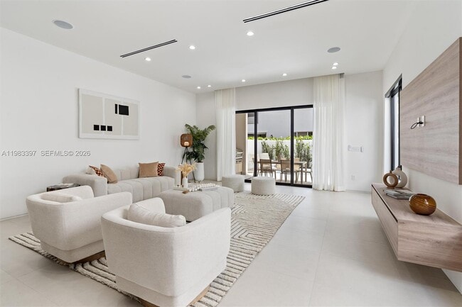 Photo - 1410 NE 5th St