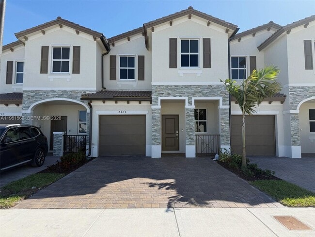 Building Photo - 2767 SE 25th Ave