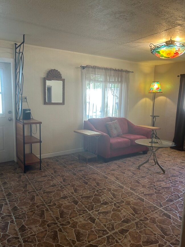 Photo - 706 E Fairview Ln