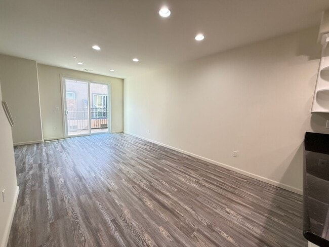 566 Almaden Walk Loop