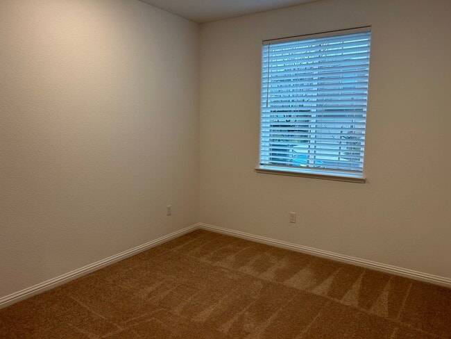 Photo - Beautiful 4 Bedroom 3 Bath Brentwood Home