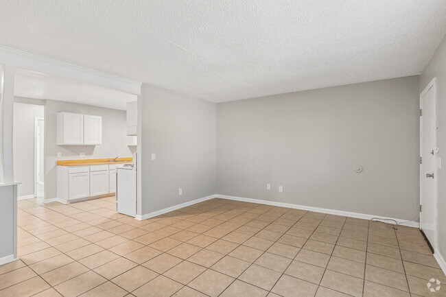 1BR, 1BA - 613SF - Living Room