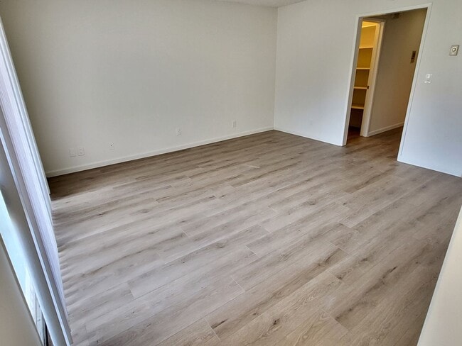 Photo - Belmont Shore- rent reduction-condo 4 blocks to beach just off of Second St.