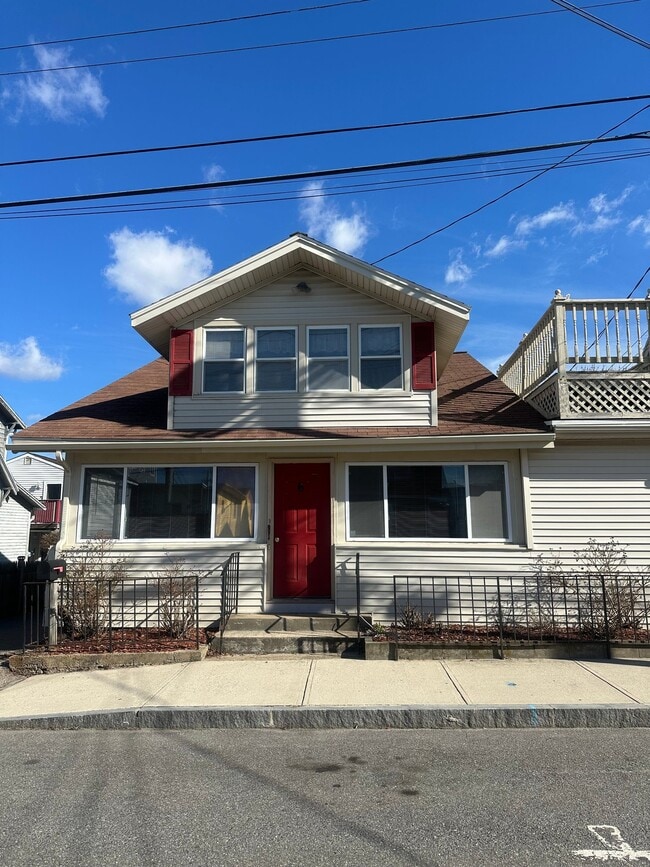 6 M St