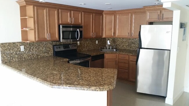 Photo - 800 Parkview Dr Unit 416