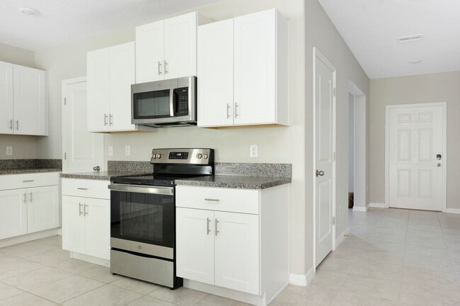 Photo - Spacious 5-Bed Touchstone Home – Primary Suite Downstairs, 2-Car Garage