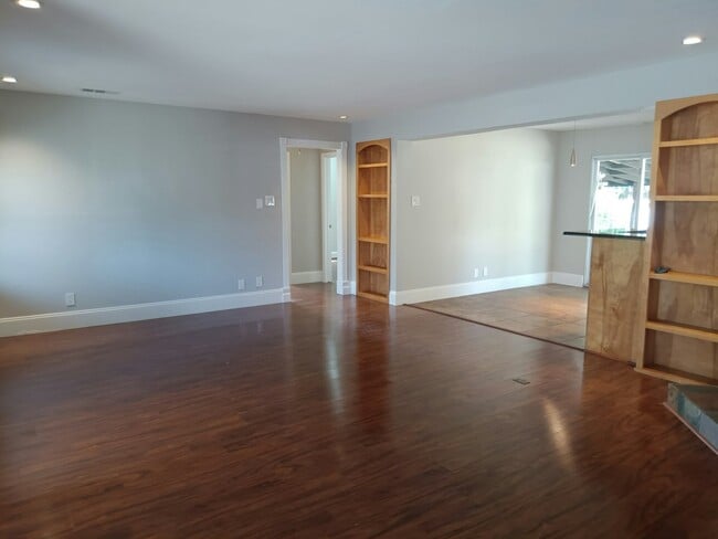 Photo - 1313 Casa Vale Dr