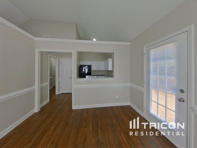 Photo - 717 Forest Valley Ln