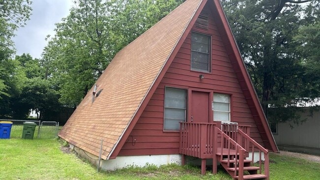 Building Photo - 8317 Redonda St