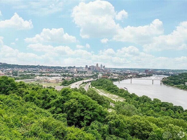 Building Photo - 558 Davenport Ave Unit #8 Rental