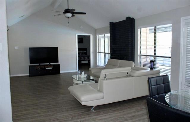 Photo - 808 Bridgewater Ln