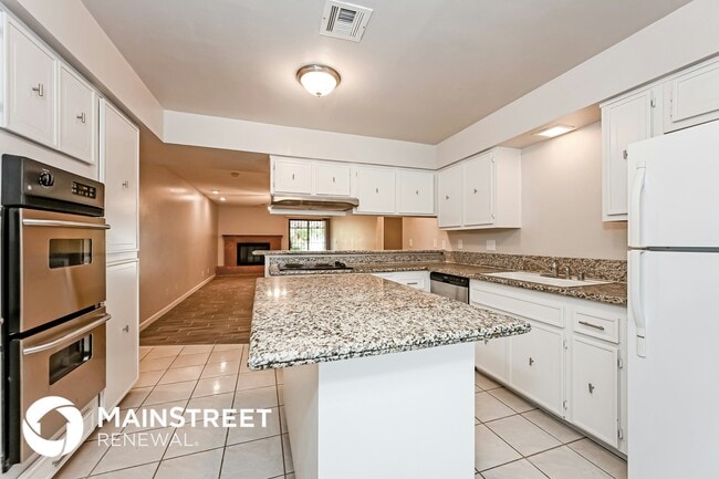 Photo - 3212 Lark Cir